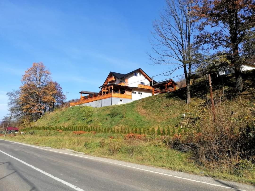 Hotel Casa Tomoiaga Vişeu de Sus Exterior foto